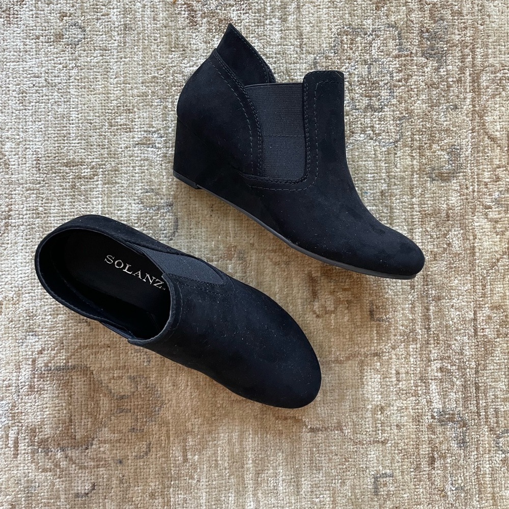 Slip on Booties in Black. Size 6. NWOT